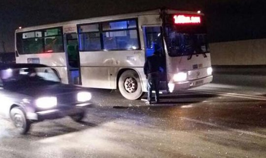 Bakıda “KamAZ” avtobusa çırpıldı