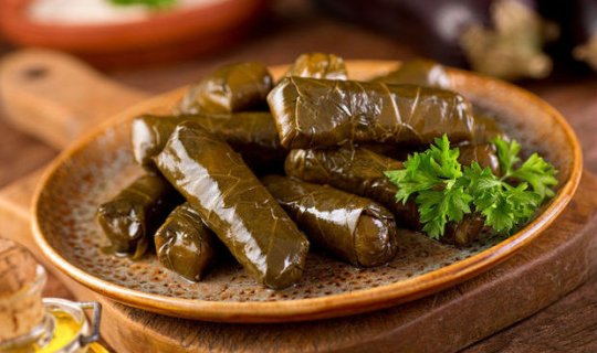 Milli mətbəximizə aid dolma \