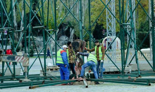 Bakıda ən böyük yolka Bulvarda qurulacaq