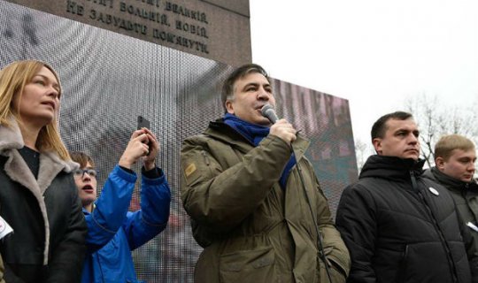 Saakaşvili Ukrayna prezidentini pivə ilə müqayisə etdi
