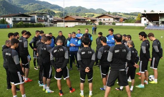 “Qarabağ” - “Mladost” oyununun başlamasına