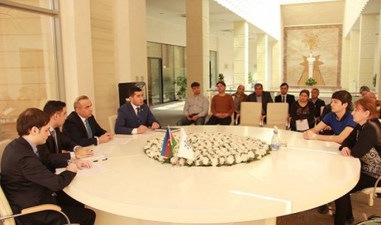 Deputat Azay Quliyev seçiciləri ilə görüşdü