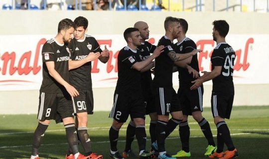 “Qarabağ” 9 futbolçusu ilə vidalaşdı