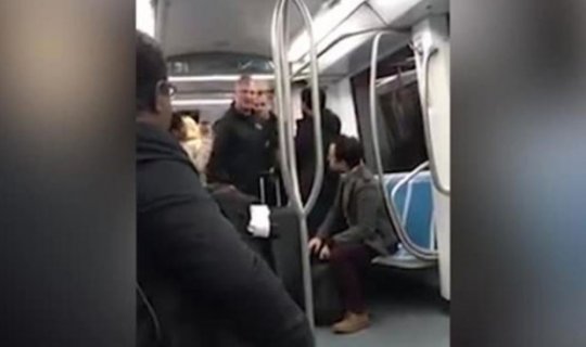 Roma metrosunda irqçi-xuliqanlar 2 nəfəri döydü