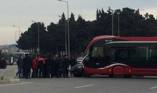 Bakıda daha bir avtobus qəzası