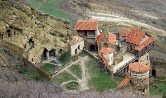 “Bəzi qüvvələrin məqsədi Azərbaycanı emosional addımlara sövq etməkdir”