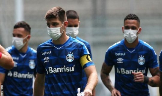 Braziliya futbolçularından maskalı ETİRAZ