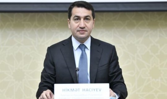 Hikmət Hacıyev: “Ermənistan silahlı qüvvələri atəş nöqtələrini yaşayış məskənlərinə yaxın yerləşdiriblər”