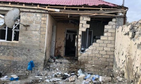 Naftalanda bir ailənin beş üzvünün düşmən təxribatı ilə öldüyü evdən qandonduran görüntülər - FOTO