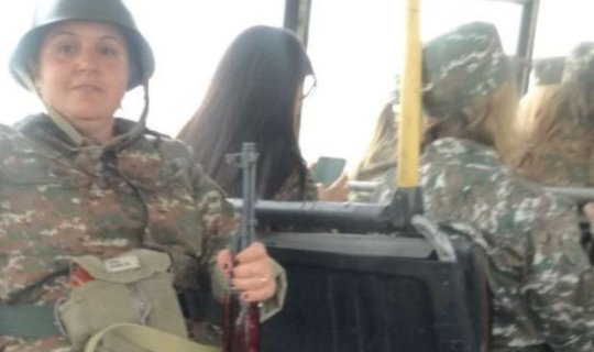 Ermənistan bir qrup qadını cəbhəyə göndərdi - FOTO