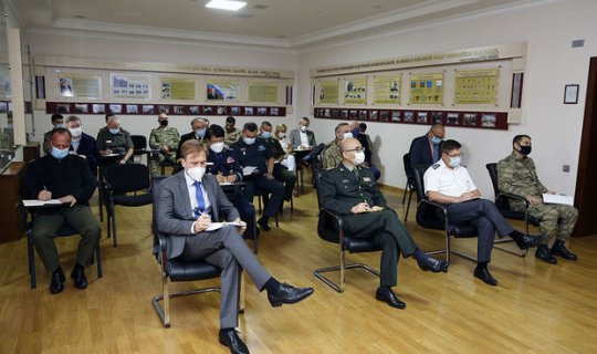 Xarici hərbi attaşelər və beynəlxalq təşkilatların nümayəndələri əməliyyat şəraiti haqqında məlumatlandırıldı