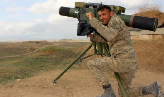 Aprel döyüşlərinin qəhrəmanı düşmən texnikasını məhv etməkdə davam edir - MN