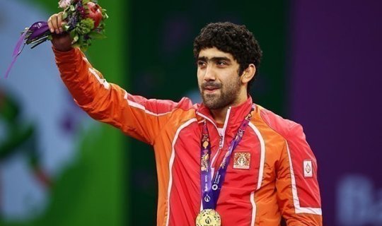 Olimpiya çempionumuz: \