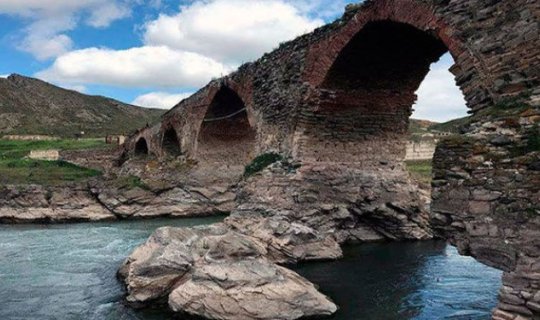 Azərbaycanı birləşdirən 10 əsrlik abidə - FOTO