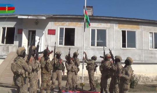 Hikmət Hacıyev: “Əsgərlərimiz Füzulidə bayraq asmağa salamat bina tapmırdılar”
