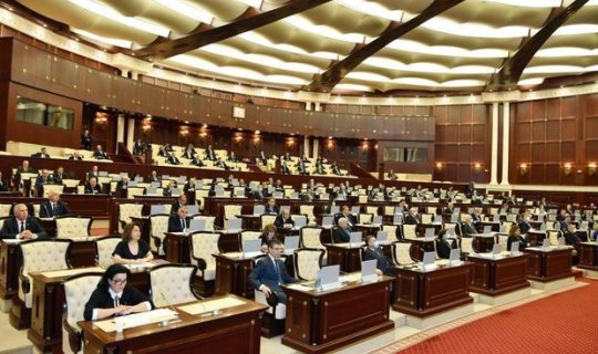 Deputatlar parlamentdə Türkiyəyə təşəkkür ediblər
