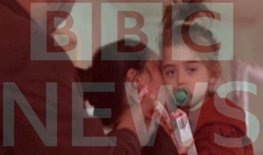BBC ailəsini itirmiş üç yaşlı Xədicə ilə bağlı reportaj hazırladı: “Deyir, baba, anamı gətir” - VİDEO