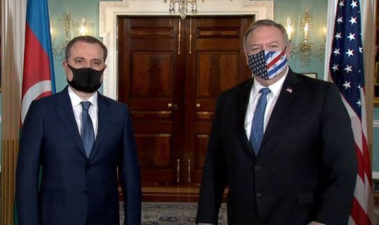 Ceyhun Bayramov Vaşinqtonda Mayk Pompeo ilə görüşüb