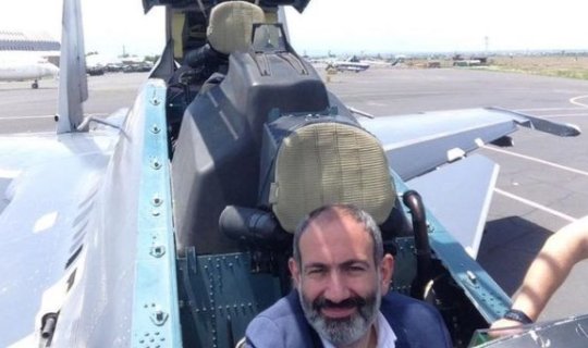Paşinyanın selfi çəkdirdiyi hərbi texnikalar bir-bir məhv edilir - FOTO