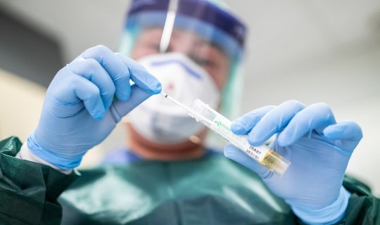 Koronavirusla bağlı vəziyyəti 12 dəqiqəyə göstərən testlər satışa çıxarılıb