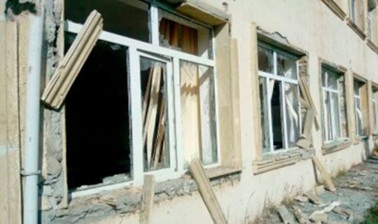 Ermənistan Ağdamda məktəb binasını atəşə tutub