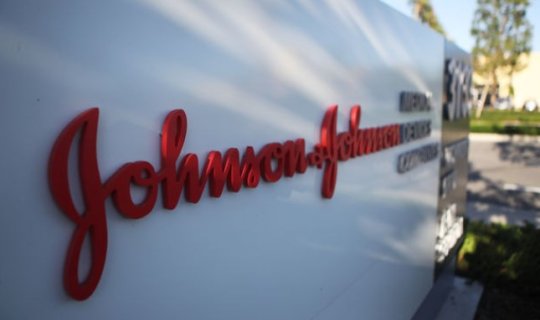 “Johnson & Johnson” şirkətinin daha bir ikiüzlülüyü ortaya çıxdı - FOTO