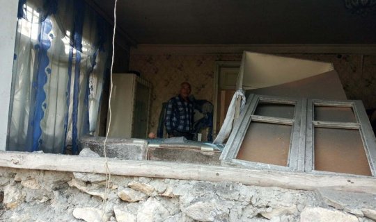 Düşmənin atdığı mərmi Ağdamda evə düşdü