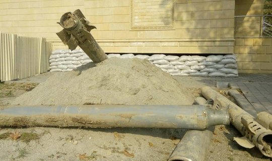 Düşmənin Tərtərə atdığı raketlərin qalıqları muzeyə gətirildi - FOTOLAR