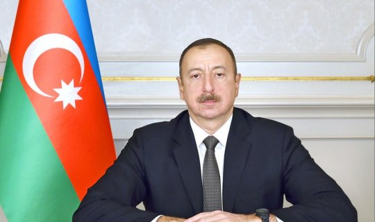 Dövlət başçısı: \