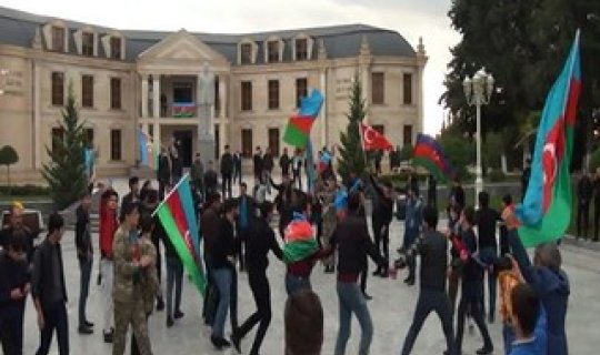 Şuşanın azad edilməsi xəbəri Kürdəmirdə böyük sevinc hissi ilə qarşılanıb - FOTOLAR