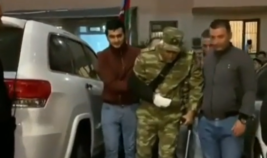 Yaralı zabitimiz alqışlarla evinə qayıtdı - VİDEO