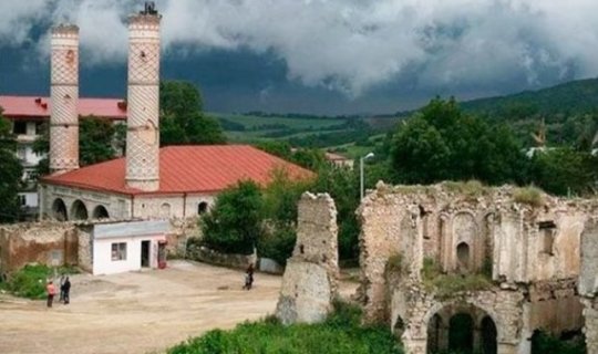 Hərbçimiz 28 il sonra Şuşadakı evinə yollandı: “Evin yiyəsi gəldi” - VİDEO