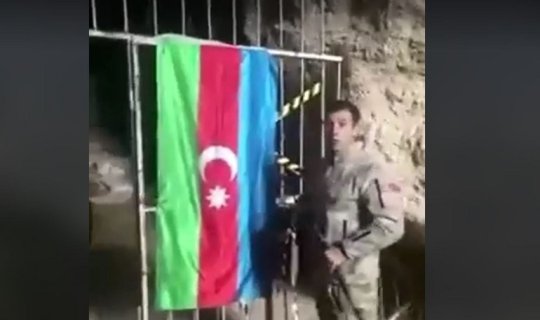Azərbaycan əsgəri Azıx mağarasında - VİDEO
