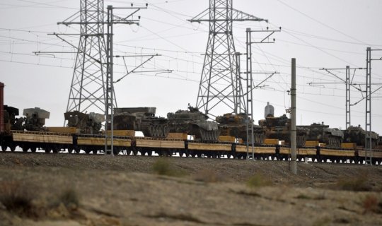 Düşməndən qənimət kimi götürülən texnikalar Bakıya gətirilir - FOTOLAR