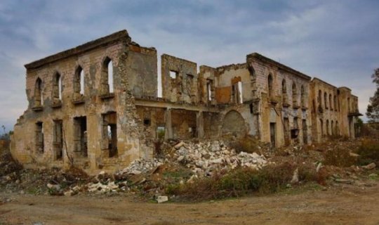Ağdamda gördüyü mənzərə dünya şöhrətli fotoqrafı dəhşətə gətirdi - FOTO