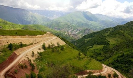 Kəlbəcər sakinlərinin qayıdış sevinci: Üç yaşında tərk etdiyi evinə üç yaşlı oğlu ilə dönəcək - VİDEO