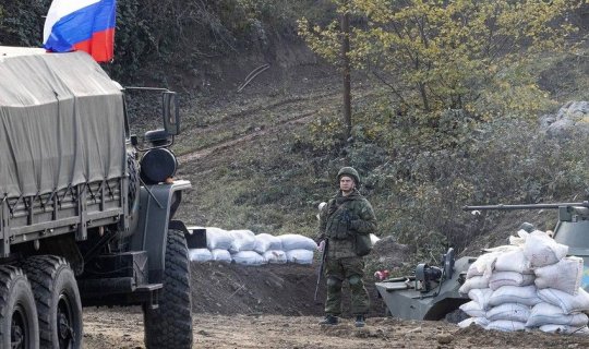 Rusiya sülhməramlıları Laçında erməni bayrağını çıxardılar