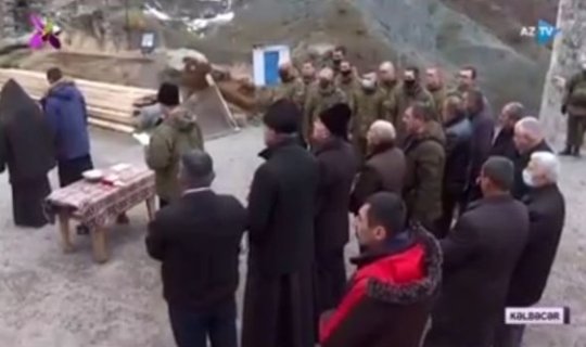 Kəlbəcərdə AzTV-nin əməkdaşları ilə erməni keşişlər arasında mübahisə yarandı - VİDEO