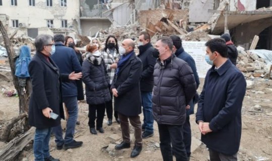 İtaliya deputatları Gəncədə Ermənistanın hərbi cinayətləri ilə tanış olublar - FOTO