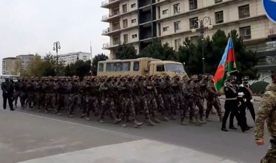 Kürşad Zorlu Bakıda hərbi parada hazırlıq görüntülərini paylaşdı - VİDEO