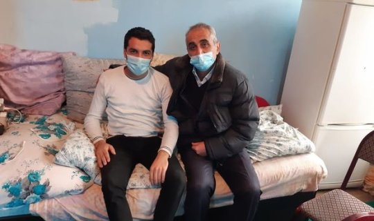 Nazirlik rəsmiləri Vətən Müharibəsinin qazisi ilə görüşdü