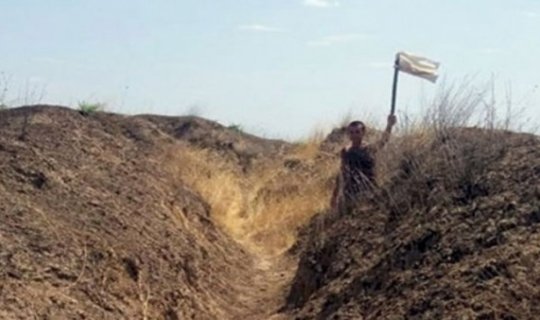 SON DƏQİQƏ!xa0Ermənilər ağ bayraq qaldırdı, əsgərləri əsir götürüldü -xa0xa0VİDEO