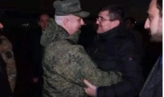 Terrorçunu bağrına basan sülhməramlıxa0— VİDEO