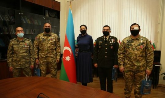 Ombudsman qazilərlə görüşdü
