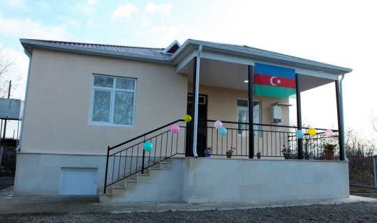 Daha 64 şəhid ailəsi və Qarabağ müharibəsi əlili evlə təmin olundu - FOTOLAR