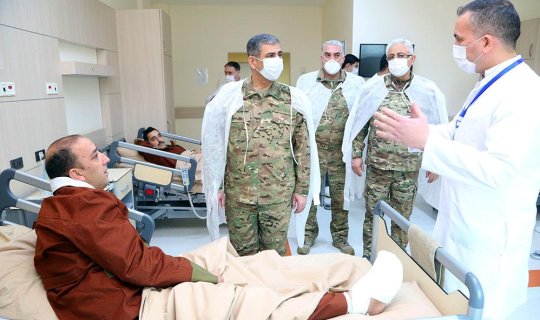 Zakir Həsənov bayramlar münasibətilə hərbi hospitalda olub FOTO/VİDEO