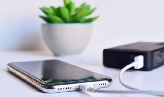 Yeni ixtira telefonu bir neçə saniyəyə şarj etməyə imkan verəcək