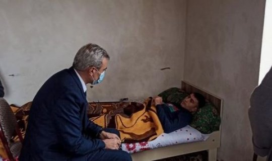 Daha bir qazi ailəsi ilə bağlı dəstək işləri aparılır - FOTO