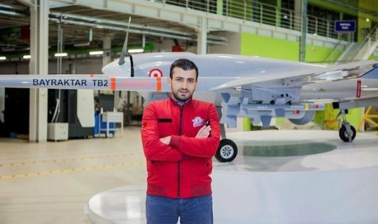 Bayraktar “WhatsApp”dan imtina etdi - FOTO