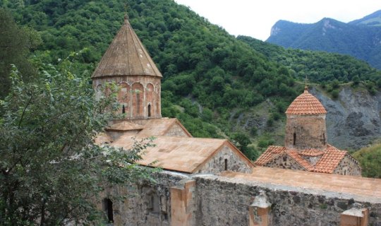 Murov dağından Kəlbəcərə, Xudavəng monastırına səyahət - VİDEO